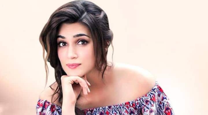 কৃতী এই পোস্টে মন্তব্য করেছেন, তিনি ‘গণপত’-এ কাজ করার বিষয়ে অত্যন্ত উৎসাহিত।