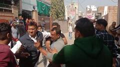 Punjab Municipal Election 2021: ਬਠਿੰਡਾ 'ਚ ਵੀ ਵੋਟਿੰਗ ਬੂਥ ਦੇ ਬਾਹਰ ਹੋਈ ਹੱਥੋਪਾਈ, ਵੇਖੋ ਤਸਵੀਰਾਂ