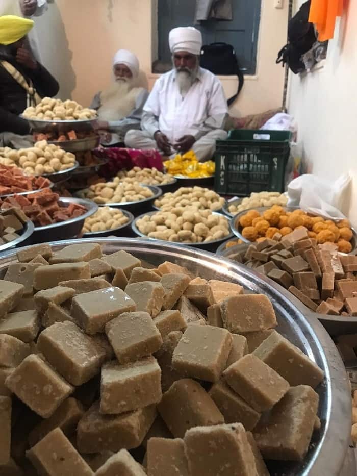 Guru Ka Lahore Sweets on Basant Panchami ਗੁਰੂ ਕਾ ਲਾਹੌਰ 'ਚ ਲੱਗੀਆਂ ਬਸੰਤ ਪੰਚਮੀ ਦੀਆਂ ਰੌਣਕਾਂ