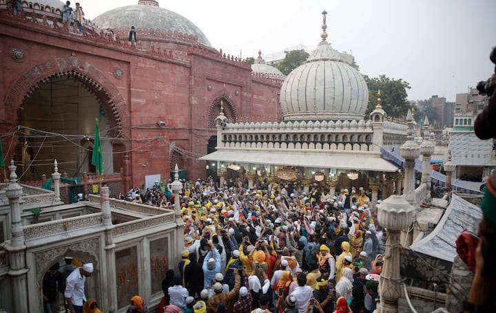 Sufi Basant 2021: Delhi's Harzat Nizamuddin Dargah Celebrates Basant ...