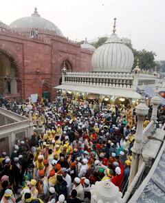 Harzat Nizamuddin Photos: দিল্লির হজরত নিজামুদ্দিন দরগায় বসন্ত পঞ্চমী উদযাপন