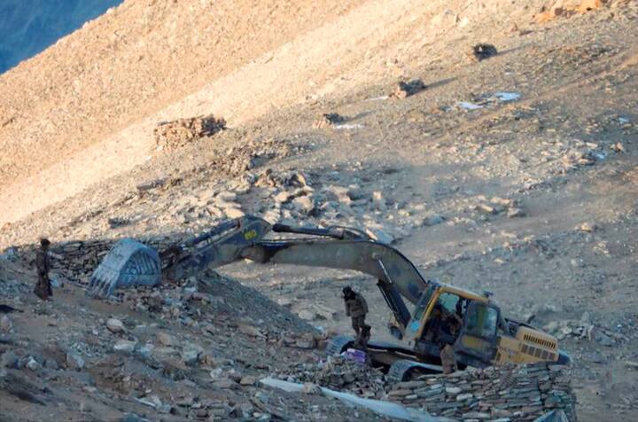 In the nine rounds of military talks, India was specifically insisting on withdrawal of Chinese troops from Finger 4 to Finger 8 on the North bank of Pangong Lake. The mountain spurs in the area are referred to as Fingers. (Image: PTI)