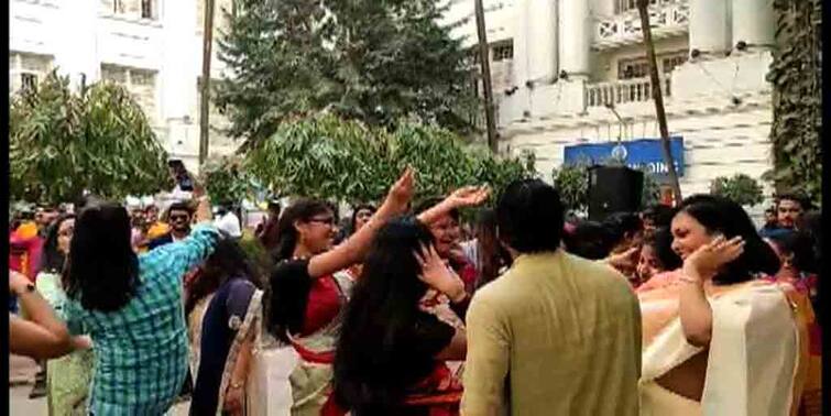 Calcutta University: Saraswati Puja dance conflict, vice chancellor demands investigation Saraswati Puja: কলকাতা বিশ্ববিদ্যালয়ে সরস্বতী বন্দনায় নাচ বিতর্ক, তদন্তের সিদ্ধান্ত উপাচার্যের