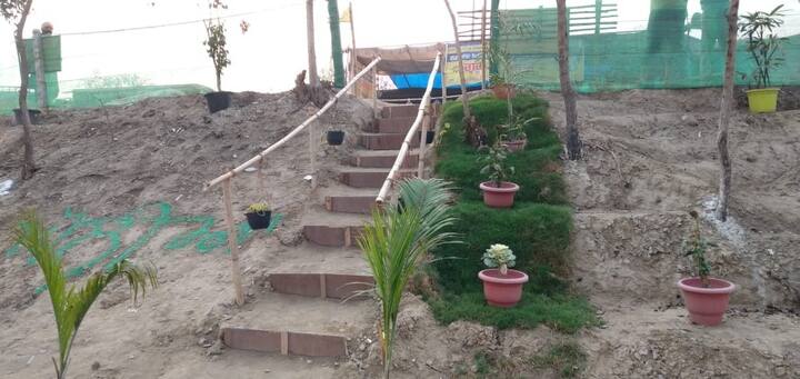 ਵੱਖ-ਵੱਖ ਜ਼ਿਲ੍ਹਿਆਂ ਦੇ ਨੌਜਵਾਨਾਂ ਨੇ ਦਿੱਤਾ ਸਾਥ। ਗੰਦਗੀ ਨੂੰ ਸਾਫ ਕਰਕੇ ਹਵੇਲੀ ਬਣਾਈ ਗਈ।