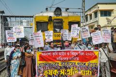 Rail Roko Andolan Photos: দেশজুড়ে ডাকা ৪ ঘণ্টার রেল রোকো-র কিছু ঝলক...