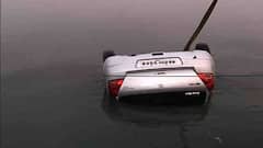 Haridevpur Car Accident: হরিদেবপুরে রেলিং ভেঙে ঝিলে পড়ল গাড়ি, বেপরোয়া গতির বলি ১