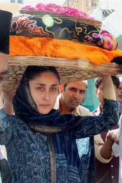 Ajmer Sharif Bollywood Stars: আজমেঢ় শরিফে চাদর চড়িয়েছেন এই বলিউড তারকারা
