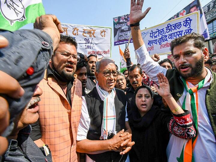 Fuel Price Hike: Congress Stages Half-Day 'Bandh', Several Workers Detained; BJP Says Shutdown Failed Fuel Price Hike: Congress Stages Half-Day 'Bandh', Several Workers Detained; BJP Says Shutdown Failed