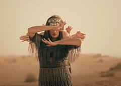 ਹਿਮਾਂਸ਼ੀ ਖੁਰਾਣਾ ਦਾ ਸੁਰਮਾ ਬੋਲੇ ਰਿਲੀਜ਼, ਦੇਖੋ ਵੱਖ-ਵੱਖ ਲੁਕਸ 'ਚ ਹਿਮਾਂਸ਼ੀ ਦੀਆਂ ਇਹ ਤਸਵੀਰਾਂ