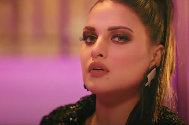 ਹਿਮਾਂਸ਼ੀ ਖੁਰਾਣਾ ਦਾ ਨਾਵਾਂ ਗੀਤ ਸੁਰਮਾ ਬੋਲੇ ਰਿਲੀਜ਼ ਹੋ ਗਿਆ ਹੈ।