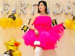 Rishabh Pant's Lady Love Isha Negi Turns 23; Checkout Couple's Adorable Pics