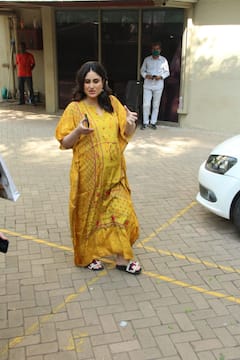 IN PICS | Kareena Kapoor Khan Blessed With Baby Boy, Check Out Her Maternity Style During Second Pregnancy