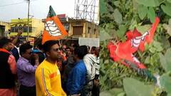 WB Election 2021: দুর্গাপুরে বিজেপির রথযাত্রা ঘিরে উত্তেজনা, পতাকা ড্রেনে ফেলার অভিযোগ তৃণমূলের বিরুদ্ধে, প্রতিবাদে পথ অবরোধ