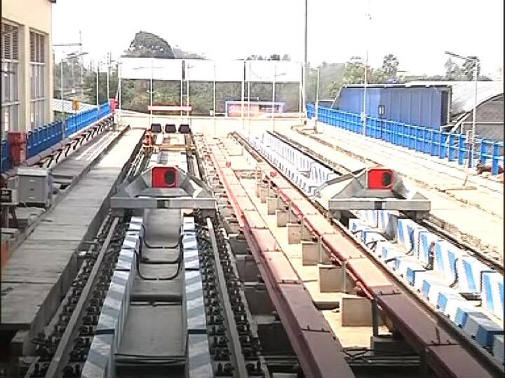 এই মুহূর্তে কলকাতা মেট্রোর সর্বোচ্চ ভাড়া ২৫ টাকা। সম্প্রসারিত যাত্রাপথের জন্য ভাড়া বাড়ছে না।