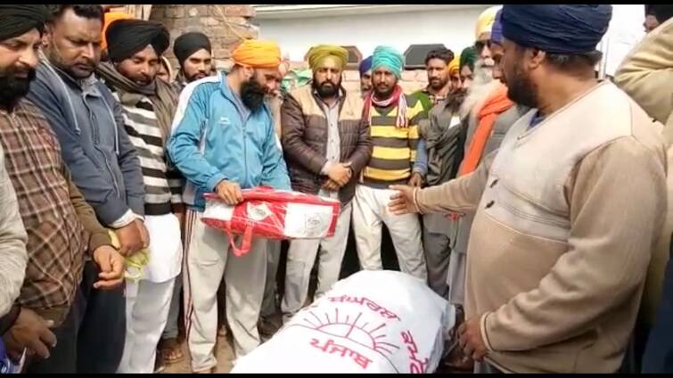 Farmer killed in road accident while going to Delhi Protest in Gurdaspur ਦਿੱਲੀ ਮੋਰਚੇ 'ਚ ਜਾਂਦੇ ਕਿਸਾਨਾਂ ਦਾ ਜਥਾ ਸੜਕ ਹਾਦਸੇ ਦਾ ਸ਼ਿਕਾਰ, ਇੱਕ ਦੀ ਮੌਤ