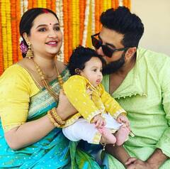 Yuvan Chakraborty Pics: হালিশহরে রাজকীয় আয়োজন, অন্নপ্রাশন হল 'রাজশ্রী' পুত্র ইউভানের