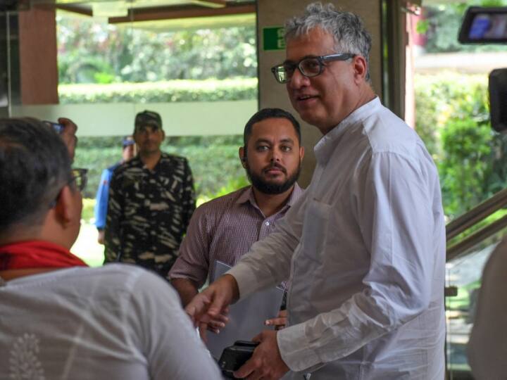 TMC Leader Derek O' Brien Does 'Fact Check' On PM Modi's Speech In Hooghly TMC Leader Derek O' Brien Does 'Fact Check' On PM Modi's Speech In Hooghly
