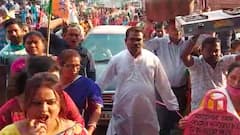 TMC leader pulls car with rope in protest over rising fuel prices | Bidhannagar