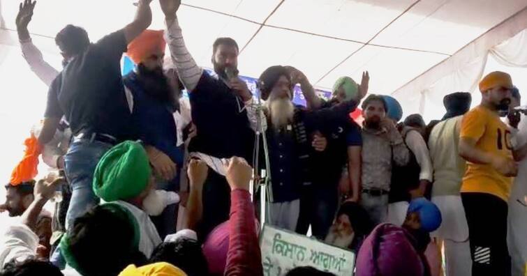 Lakha Sidhana reaches Bathinda, Youth cheered and raised Slogans ਲੱਖਾ ਸਿਧਾਣਾ ਨੂੰ ਵੇਖਦਿਆਂ ਹੀ ਨੌਜਵਾਨਾਂ 'ਚ ਭਰਿਆ ਜੋਸ਼, ਨਾਆਰਿਆਂ ਨਾਲ ਗੂੰਜਿਆ ਆਸਮਾਨ