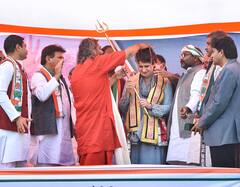 IN PICS | Priyanka Gandhi Visits Kisan Mahapanchayat In Mathura, Pays Obeisance At Sri Bankey Bihari Temple