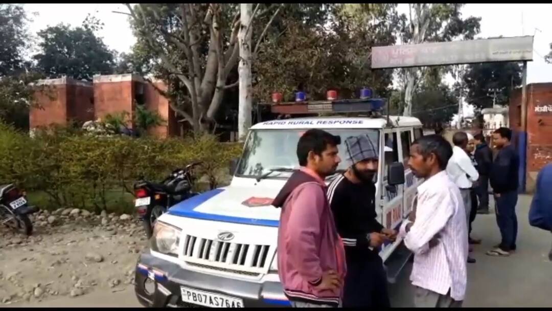 Upset over eve teasing, Hoshiarpur teen commits suicide ਛੇੜਛਾੜ ਤੋਂ ਪਰੇਸ਼ਾਨ ਨਾਬਾਲਗ ਨੇ ਕੀਤੀ ਖੁਦਕੁਸ਼ੀ, ਮਾਮਲਾ ਦਰਜ