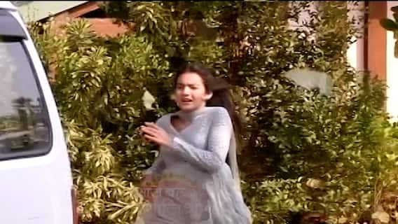 Qurbaan Hua: Chahat slips, falls in mud for a doll