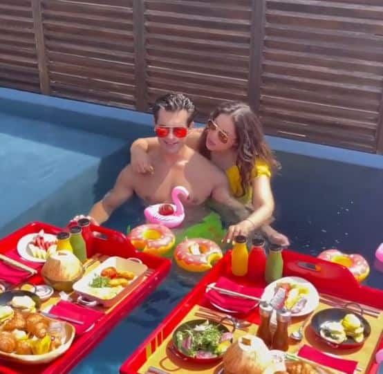 Bollywood couple Bipasha Basu and Karan Singh Grover  are having the time of their lives in Maldives, where they are celebrating the later's birthday.