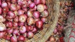 Onion Price Hike: পেঁয়াজের দামে হাফ সেঞ্চুরি