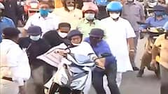 Mamata on E-Scooter: অনভ্যস্ত হাতে স্কুটারে, পড়ে যেতে যেতে বিপত্তি এড়ালেন মুখ্যমন্ত্রী