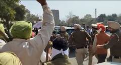 ਬੀਜੇਪੀ ਲੀਡਰ ਸ਼ਵੇਤ ਮਲਿਕ ਨੂੰ ਕਿਸਾਨਾਂ ਨੇ ਘੇਰਿਆ, ਪੁਲਿਸ ਨੇ ਬਚਾ ਕੇ ਘਰ ਤੋਰਿਆ