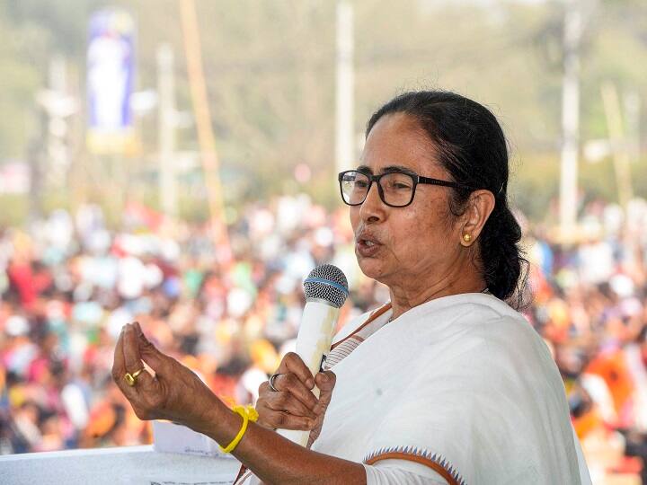 West Bengal Election 2021 Dates: Mamta Banerjee question Election Commission of India, Why 8 phase elections in Bengal West Bengal Election 2021 Dates:ਚੋਣ ਕਮਿਸ਼ਨ ਤੇ ਮਮਤਾ ਨੇ ਚੁੱਕੇ ਸਵਾਲ, ਅੱਠ ਪੜਾਵਾਂ 'ਚ ਵੋਟਿੰਗ ਤੇ ਜਤਾਇਆ ਇਤਰਾਜ਼