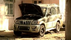 Visuals of suspicious car found outside Mukesh Ambani's house | Ground Report