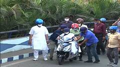 Fuel Price Hike: প্রতিবাদে নিজেই ই-স্কুটার চালালেন Mamata Banerjee