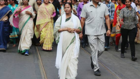 Why did WB CM question EC's decision to conduct polls in 8 phases? | Master Stroke (26 Feb 2021)