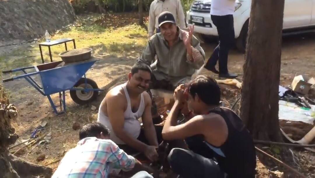 Dharaminder Shared another video on Social Media, Showed his love for agriculture and Farming ਧਰਮਿੰਦਰ ਦਾ ਕਿਸਾਨੀ ਪ੍ਰੇਮ! ਵੀਡੀਓ ਸ਼ੇਅਰ ਕਰ ਲਿਖੀ ਅਹਿਮ ਗੱਲ