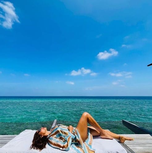 The sultry beauty on Friday treated fans with new set of pictures flaunting her toned legs