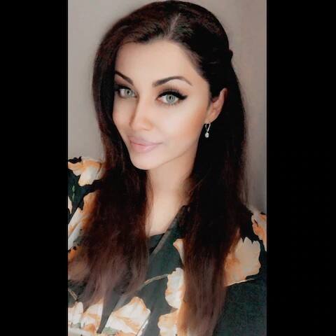 ਆਮਨਾ ਸੋਸ਼ਲ ਮੀਡੀਆ 'ਤੇ ਕਾਫੀ ਐਕਟਿਵ ਰਹਿੰਦੀ ਹੈ।