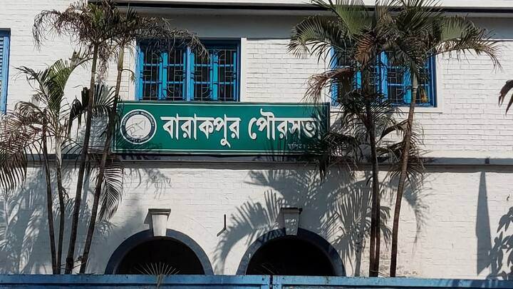 ইতিমধ্যেই ২৭০০০ ব্যারাকপুরের মানুষ স্বাস্থ্য সাথী কার্ড এর জন্য আবেদন জমা দিয়েছে । পৌরসভার দাবি প্রায় ২৪ হাজার কার্ড ইতিমধ্যেই নাগরিকদের হাতে তুলে দেয়া হয়েছে । বাকি প্রায় ৩০০০ কার্ড কিছুদিনের মধ্যেই সকলের হাতে পৌঁছে দেওয়া হবে । তার জন্য সব রকম পদক্ষেপ নিয়েছে পুরসভা ।