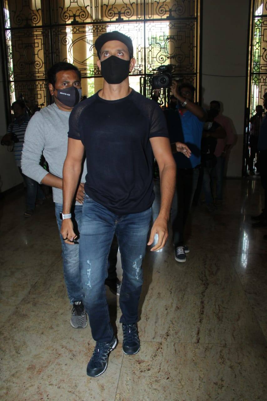 Hrithik Roshan Arrives At Crime Branch 