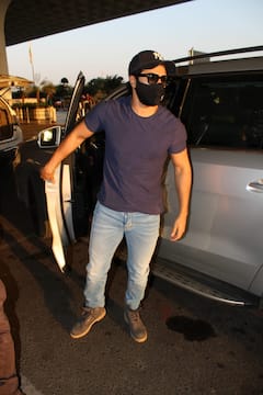 IN PICS | Varun Dhawan Snapped At Airport Today; Gives Major Sunday OOTD Goals