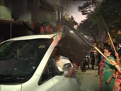 WB Election 2021: নিজের এলাকা পর্ণশ্রীতে কালো পতাকা শোভন-বৈশাখীকে