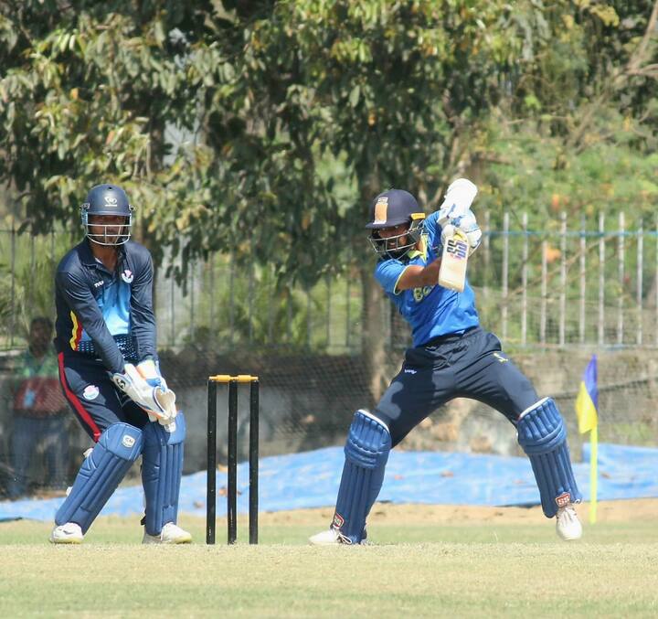 ১৭ বলে ৪৮ রানের ঝোড়ো ইনিংস খেলেন শাহবাজ় আহমেদ।