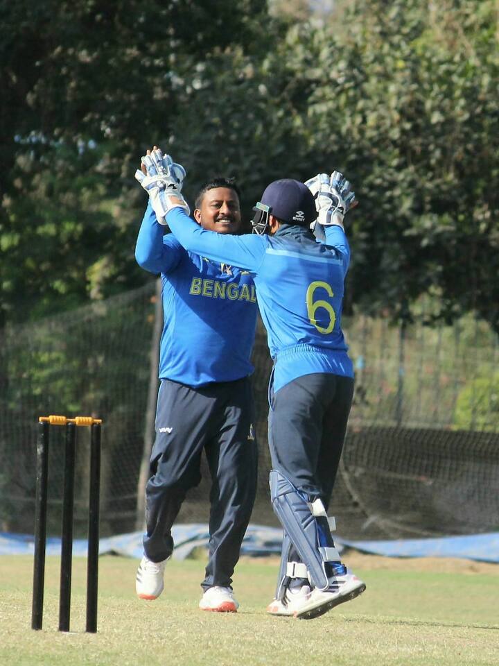 পরের রাউন্ডে যেতে বাংলার সামনে অঙ্ক খুবই কঠিন। শেষ ম্যাচে হরিয়ানার বিরুদ্ধে বিশাল ব্যবধানে জিততে হবে বাংলাকে। সেই সঙ্গে অপেক্ষা করে থাকতে হবে চণ্ডীগড়ের বড় হারের জন্যও।