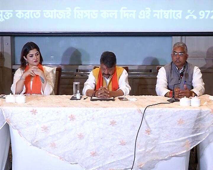 এবিপি আনন্দকে দেওয়া এক্সক্লুসিভ সাক্ষাৎকারে শ্রাবন্তী বলেন, ‘দিদিকে সবসময় সম্মান করি। কন্যাশ্রীর মঞ্চে আমার সঙ্গে আমার আরও সহকর্মীরা ছিলেন। কিন্তু বাংলার এখন পরিবর্তনের দরকার।’