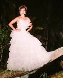 Sunny Leone ਨੇ ਕਿਸ ਨੂੰ ਦਿੱਤਾ ਵਿਆਹ ਦਾ ਸੱਦਾ, ਲਿਖਿਆ-Marry Me, ਦੇਖੋ ਵਿਆਹ ਦੇ ਜੋੜੇ 'ਚ ਤਸਵੀਰਾਂ