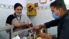 UP: BJP leader Smriti Irani enjoy having 'Golgappa' in Varanasi