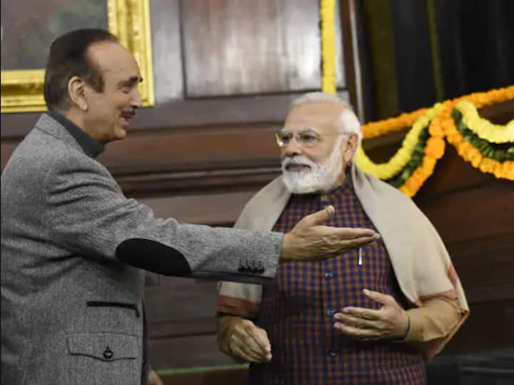 Veteran Congress Leader Ghulam Nabi Azad Praises PM Modi 