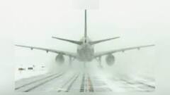 Weather Report: কুয়াশার পুরু চাদর, কলকাতা বিমানবন্দরে বিলম্ব বিমান ওঠানামায়