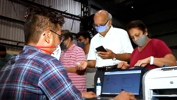 Common man suffers, reality of Covid vaccination's second phase | Ghanti Bajao (02.03.21)