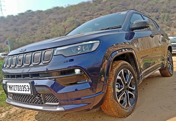 When first launched many years back, the Compass had crashed the SUV party in spectacular fashion with its build quality, design and 4x4 capability. It had the Jeep design and brand values instilled in it plus it was different from other SUVs- values which again would make the new Compass stand out amongst its tougher competition. Times have moved on and Jeep has adapted to that with the new Compass which can almost be called as an all new car. While the exterior design is more or less the same, save for some changes, the all new interior is what takes it to a higher segment in terms of luxury. (Image: ABP News)